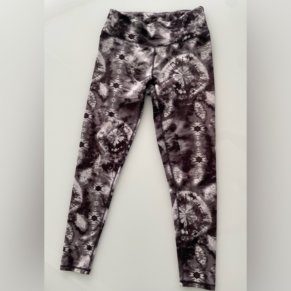 Skechers Women’s Leggings Size Medium Check Photos Black White Tie Dye Go Art